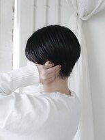 ホワイトルーム(White Room) センターパートのマッシュショート♪