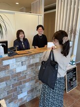 『いらっしゃいませ』《笑顔のスタッフがお出迎え致します》