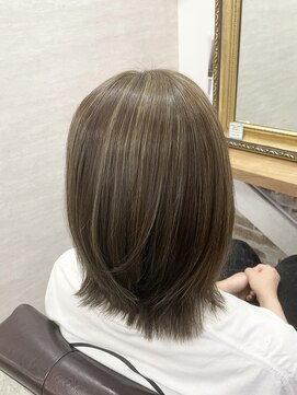 クラビス プラチノ(CLAVIS PRATINO) 白髪ぼかしハイライトカラー/大人レイヤーカット