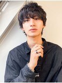 スーツ短髪ツーブロック束感モテる黒髪シークレットパーマ流行