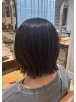 オリ(Oli) ほんのりレイヤーボブ×サンドグレージュ
