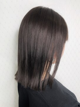 ファブ 銀座(fav) 20代30代外国人風　切りっぱなしロブ