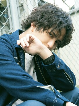 オーシャントーキョーオーバー 渋谷(OCEAN TOKYO OVER) スーツ短髪ツーブロック束感モテるパーママッシュ黒髪波巻き