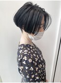 大人かっこいい黒髪ハンサムショートセンターパート刈り上げ