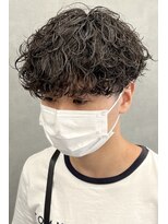 ササ シンサイバシ(33 SHINSAIBASHI)&nbsp;ツーブロック刈り上げマッシュ波巻きスパイラルパーマ大阪心斎橋