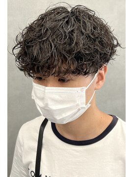 ササ シンサイバシ(33 SHINSAIBASHI) ツーブロック刈り上げマッシュ波巻きスパイラルパーマ大阪心斎橋