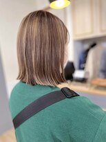 ネオリーブ クーロ(Neolive curro)&nbsp;白髪ぼかしハイライト×美髪ボブ[横浜/東神奈川]