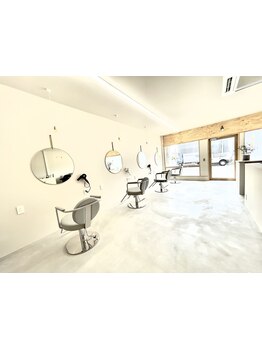 大型サロンが苦手な方にもオススメ◎第二のお家のように寛げる、アットホームで居心地の良いサロンです♪