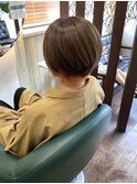ショートボブ　インナーカラー　オレンジ