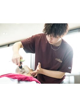 【男の新常識！】デキる男の贅沢ケア…★《カット＋ホットミントスパ＋シェービング＋眉カット\6600》