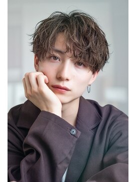 オーシャントーキョーオーバー 渋谷(OCEAN TOKYO OVER) 韓国ヘアニュアンスコンマバングセンターパートフェザーパーマ