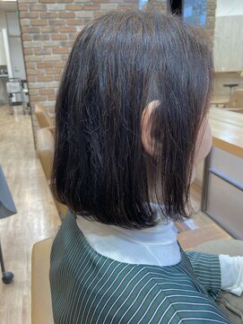 ヴィサージュクルー(VISAGE crew) 肩上ボブデザイン×長めレングスの内巻きボブ