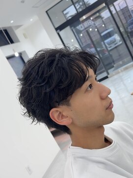 アビー ランシェル(ABEY LENCIEL) フェザーパーマ/センターパート/フェザーショート