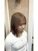 ベージュ