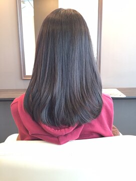 ディアローグ 瑞江店 カットで作る柔らかさと、まとまりのあるロング。