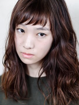 トゥッカ タロ(Tukka talo) ノームコアなミディアムロング