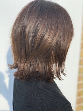 デイズヘアー アネックス店 顔回りレイヤーと切りっぱなしカットの外ハネミックス