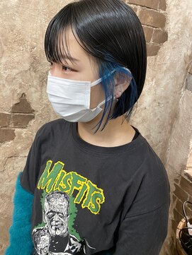 マギーヘア(magiy hair) magiyhair【nico】インナーカラー　耳かけ　前下がりボブ