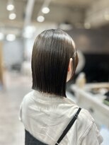 フォンド 津田沼(fond.)&nbsp;デザインカラー/レイヤーカット/ウェットヘア/オリーブベージュ