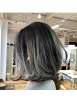 アフィナー 上大岡(Afinar)&nbsp;Aラインボブはアッシュオリーブでバリアージュがトレンド！