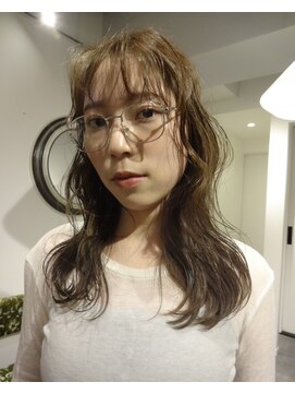 サンデイズド(SUNDAZED) オリーブベージュ/巻き髪