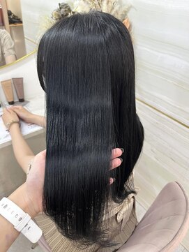 エルバイラビス 大宮(elu by lovis) 《高橋亜美》ブルーブラック/暗髪/艶髪/韓国