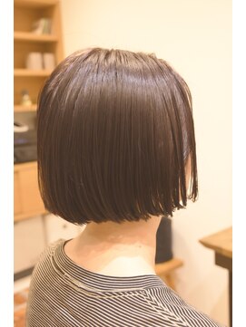 ステム(stem) 大人の切りっぱなしミニボブ