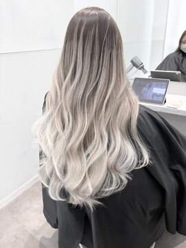 サロウィン 高崎(SALOWIN) ホワイトバレイヤージュ