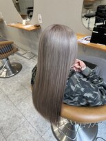 シカ 神戸三宮元町店(Cica) グレージュ ミルクティー ハイトーン ブリーチ 神戸 三ノ宮