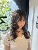 トロワエピ 表参道(Trois epis)&nbsp;透けるベージュ/ロングレイヤー/ハッシュカット
