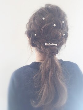 チームボス(Team BOSS) ルーズが可愛い編みこみアレンジ