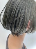 short(ショートボブ、オリーブグレー、マット)