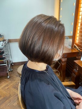 アンソリット ボーテ(INSOLITE BEAUTE) [大人女性サロン/広尾]美髪ペールベージュ前下がりボブ