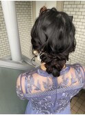 ルーズアップ　シニヨン　参列ヘア　成人式ヘア