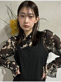 タイトストレート前髪あり暗髪グレージュ20代30代