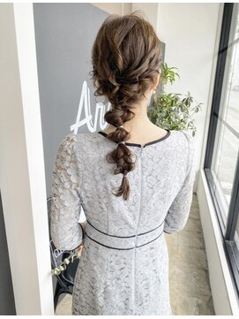 ニド(2do) 結婚式お呼ばれタマネギ編みおろしアレンジ