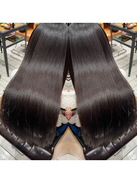 パドトロワ(Pas de trois) 髪質改善トリートメント【グラメント】極上の艶体験