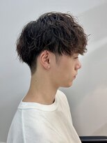 サロンドジョー(salon de joe)&nbsp;ツイストスパイラルパーマメンズマッシュ刈り上げ　奥東巧真