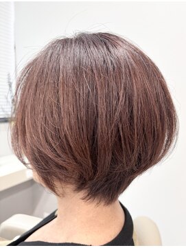 アオ 花咲町(a-o) 丸みショートで大人可愛く♪