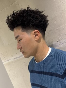 フランクスバーバーザスタンド(Frank’s barber the stand) スペインカール/スパイキーショート/フェザーパーマ/ウルフE