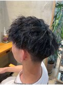 ビジネスカジュアル20代ツイストスパイラルパーマツーブロック