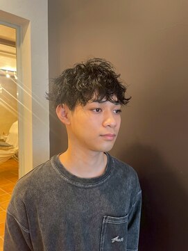 アルコ(Arco) 柔らかな立体感が魅力◎重さを残したマッシュ×メンズパーマ