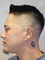 メリケンバーバーショップ コウベ(MERICAN BARBERSHOP KOBE)&nbsp;メンズカットバーバースタイルフェザーアップN3