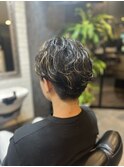 パーマの動きをより見えやすくメッシュパーマ