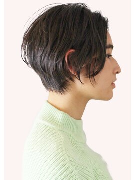 ロビー 表参道(ROBBY) 前下がりの黒髪ショート
