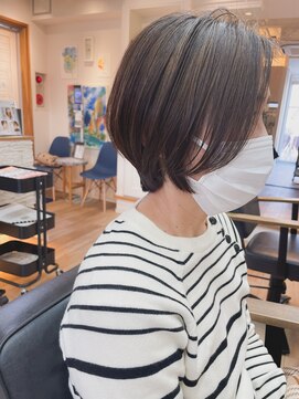 オーシャン(Ocean) ［OCEAN　Hair&Life]前下りボブ/白髪ぼかしハイライト