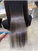 赤みなし地毛カラー×髪質改善ストレート切りっぱなしロングヘア