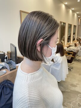 ピークス(PEAKS) 大人可愛いショートボブハイライト切りっぱなしボブ恵比寿