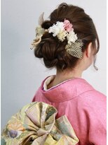 ヴィアーレ(VIALE)&nbsp;成人の日：ヘアアレンジ