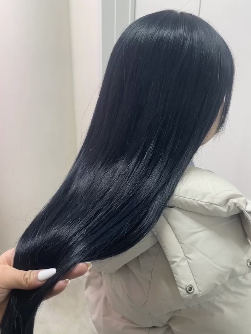 2025年-2026年冬】アディクシーカラーの髪型・ヘアアレンジ｜人気順｜3